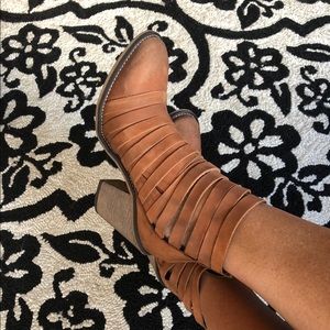 FREE PEOPLE Hybrid Heel Boot🌸